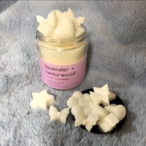 Bath & Body Works - Lavender & Cedarwood wax melts